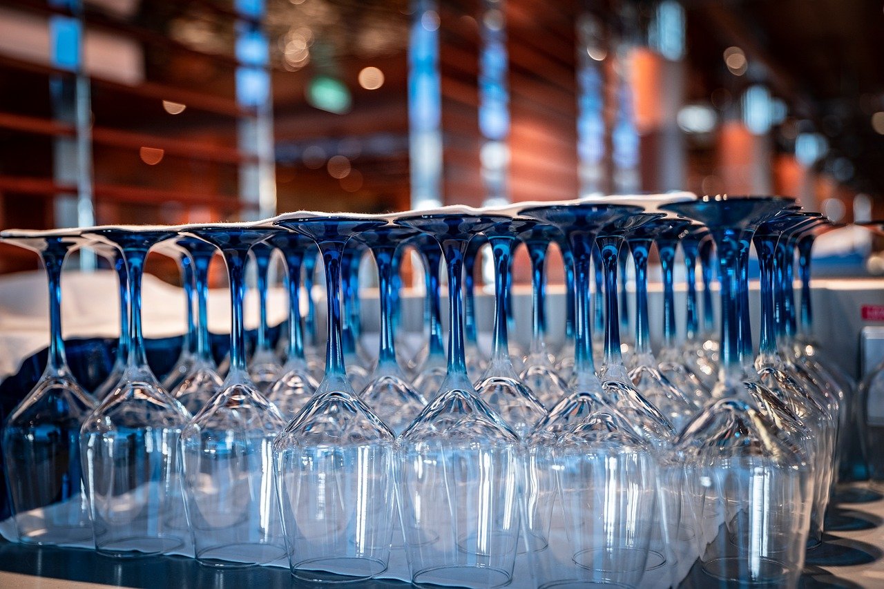 One Glass of Wine Reduces Your REM Sleep by This Much